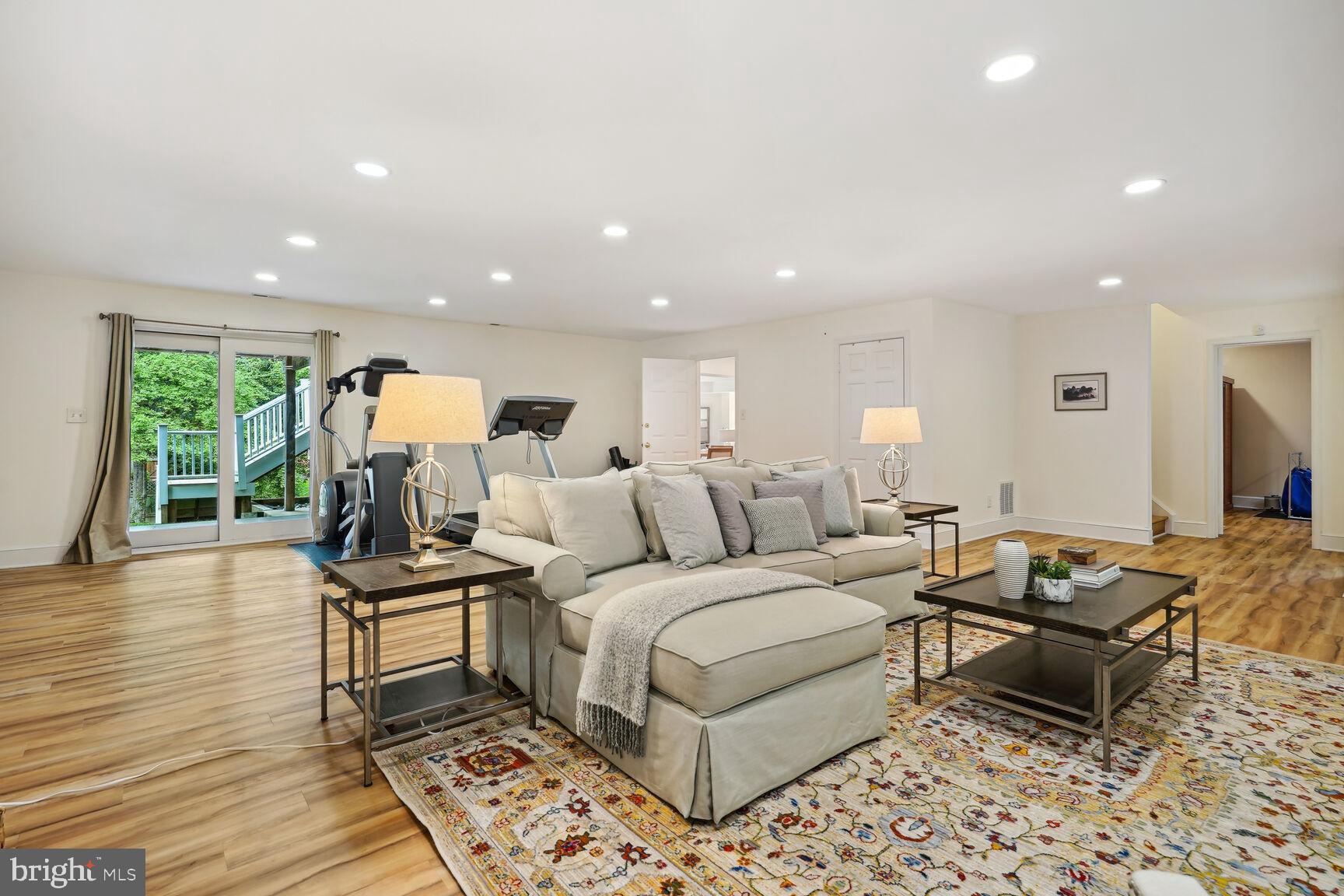 LYNWOOD - Residential