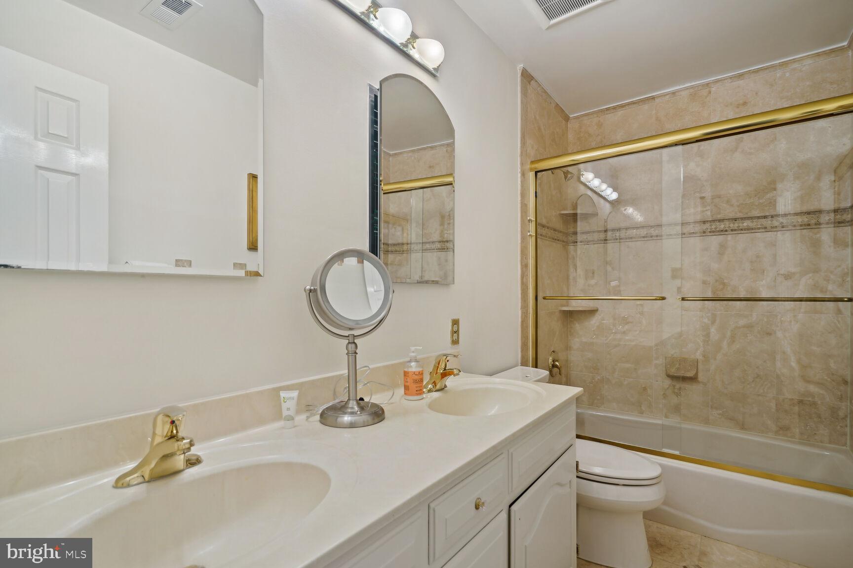 LYNWOOD - Residential