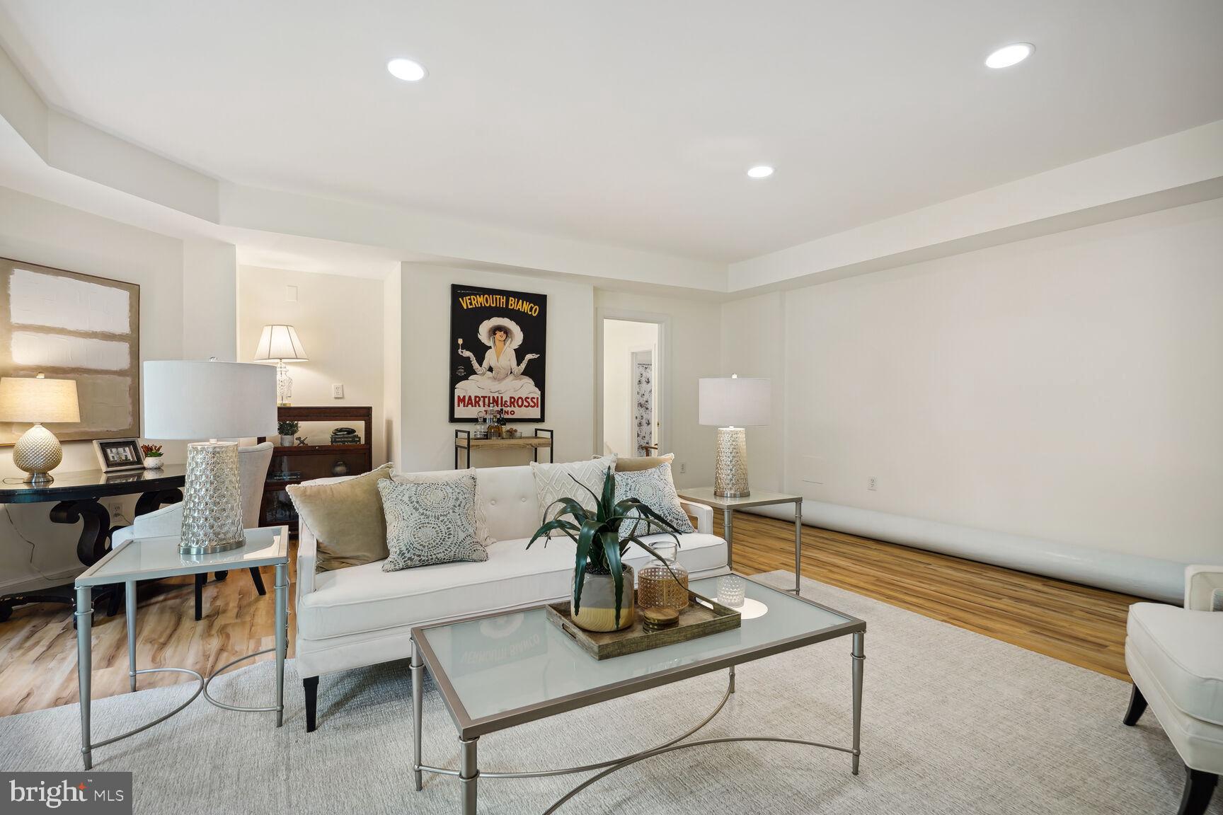 LYNWOOD - Residential