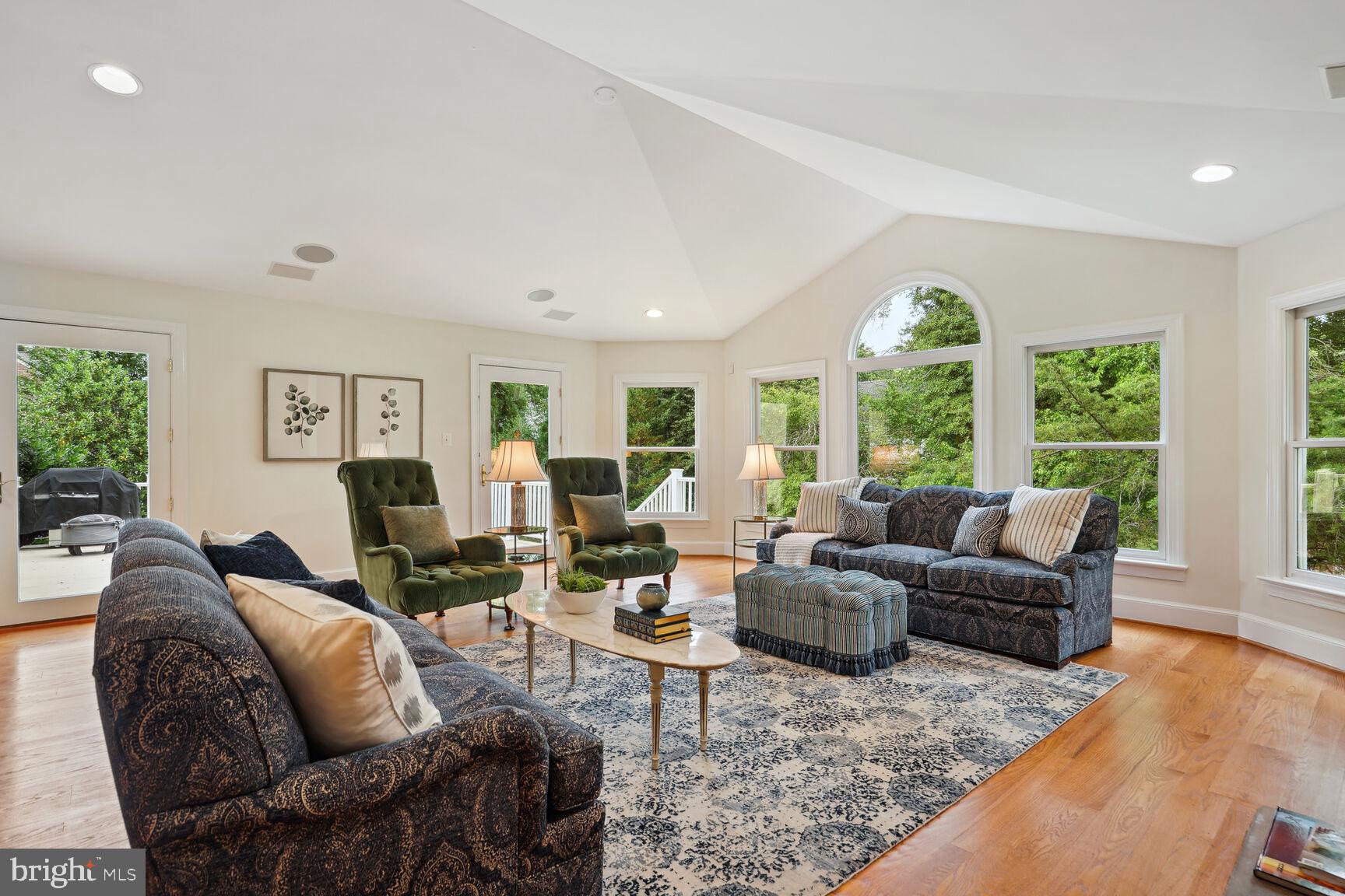 LYNWOOD - Residential