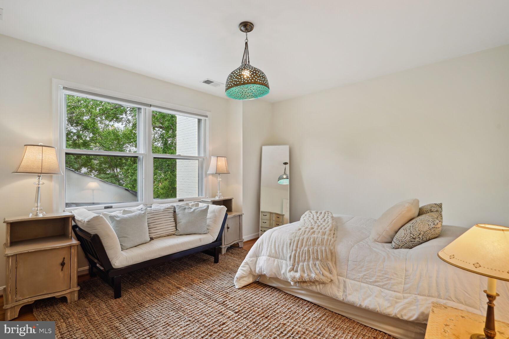 LYNWOOD - Residential