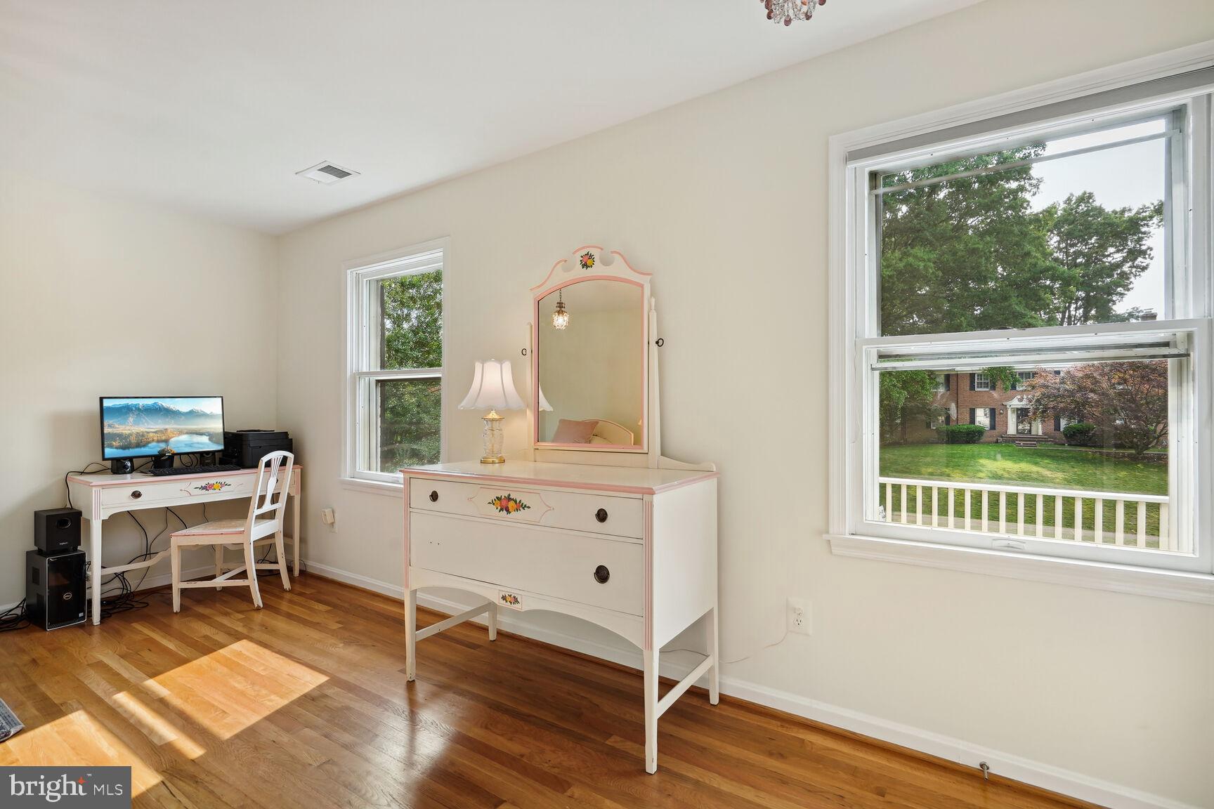 LYNWOOD - Residential