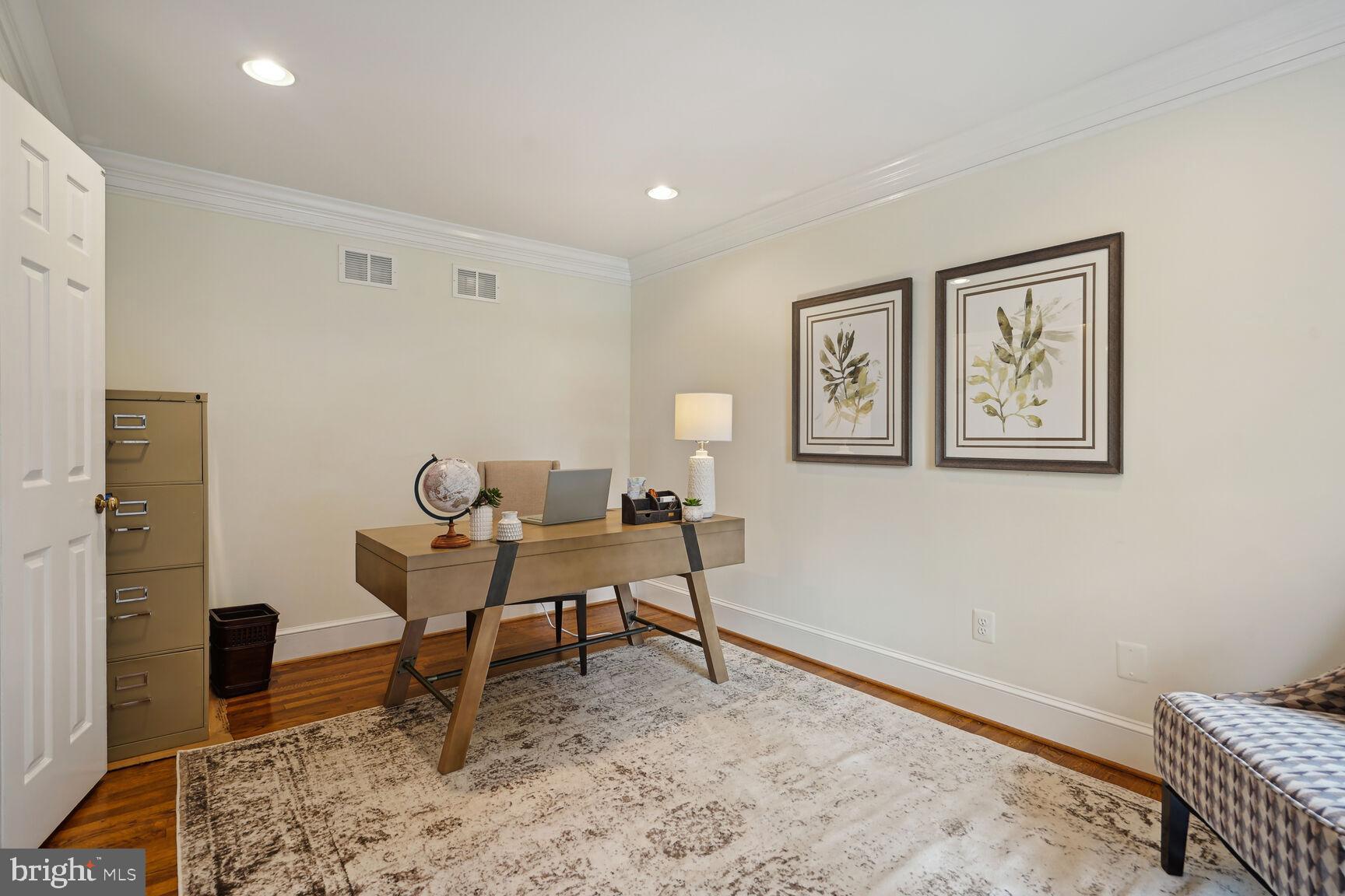 LYNWOOD - Residential