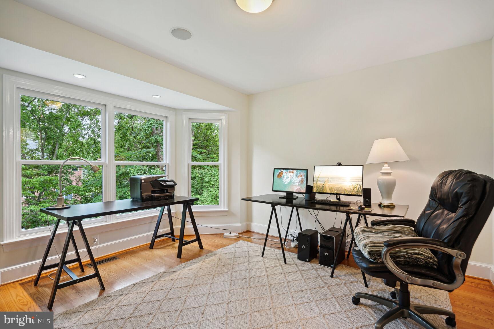 LYNWOOD - Residential