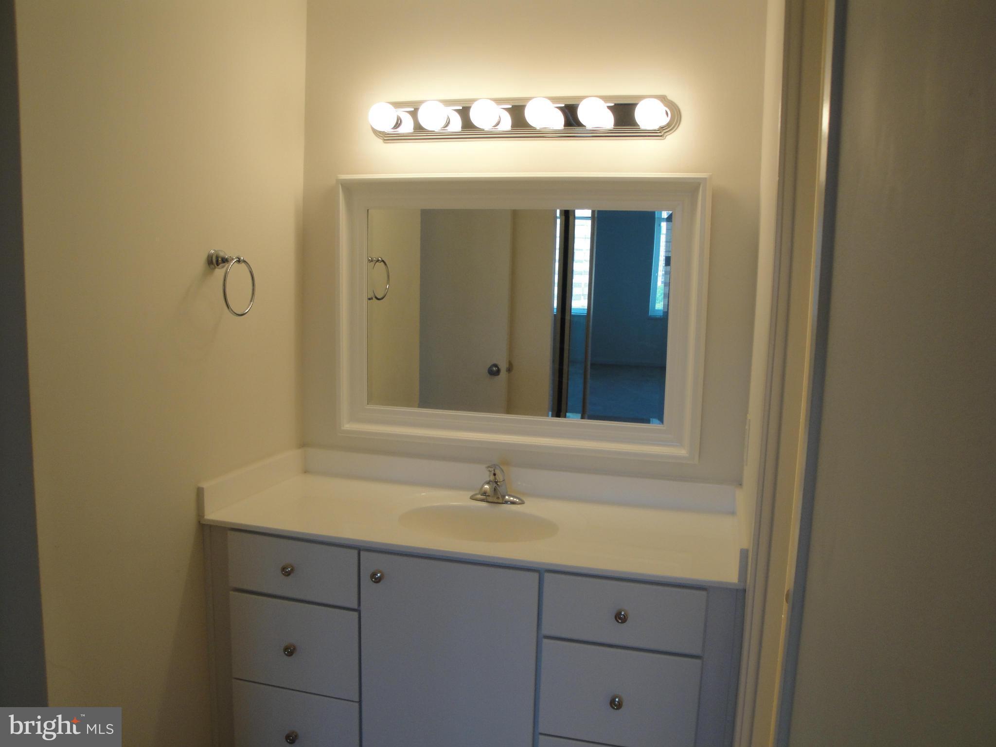 ROTONDA - Residential Lease