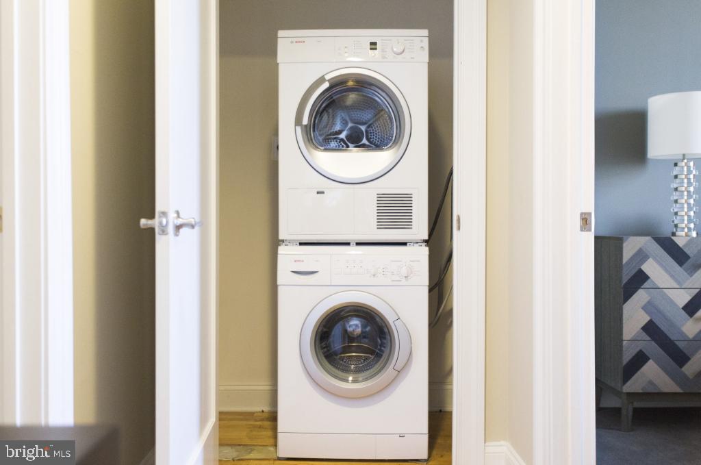 LOGAN SQUARE - Residential Lease