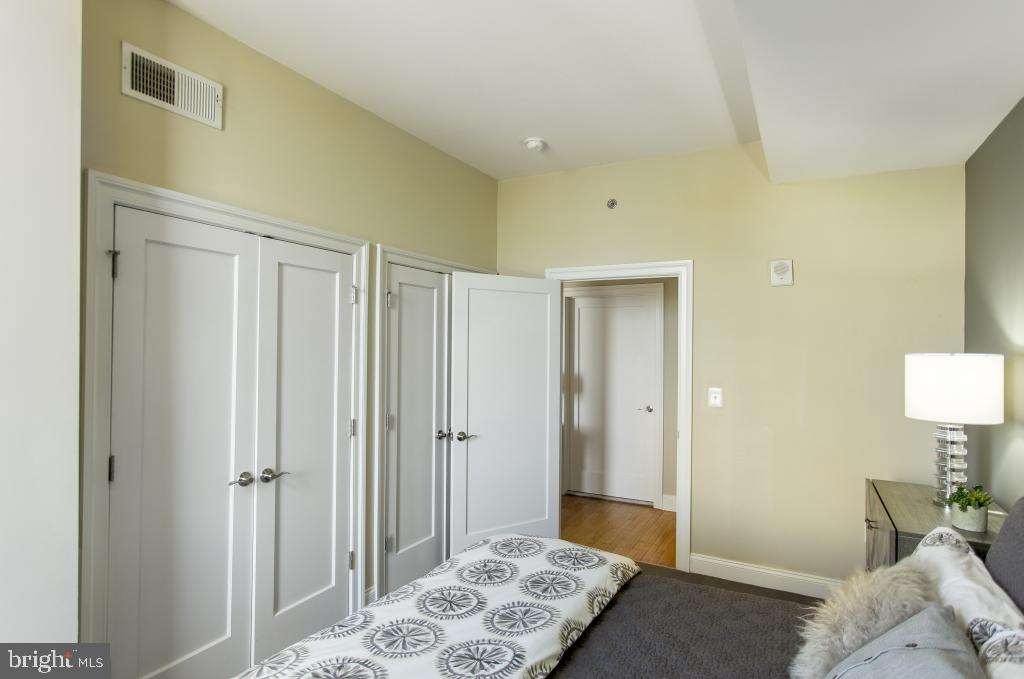 LOGAN SQUARE - Residential Lease