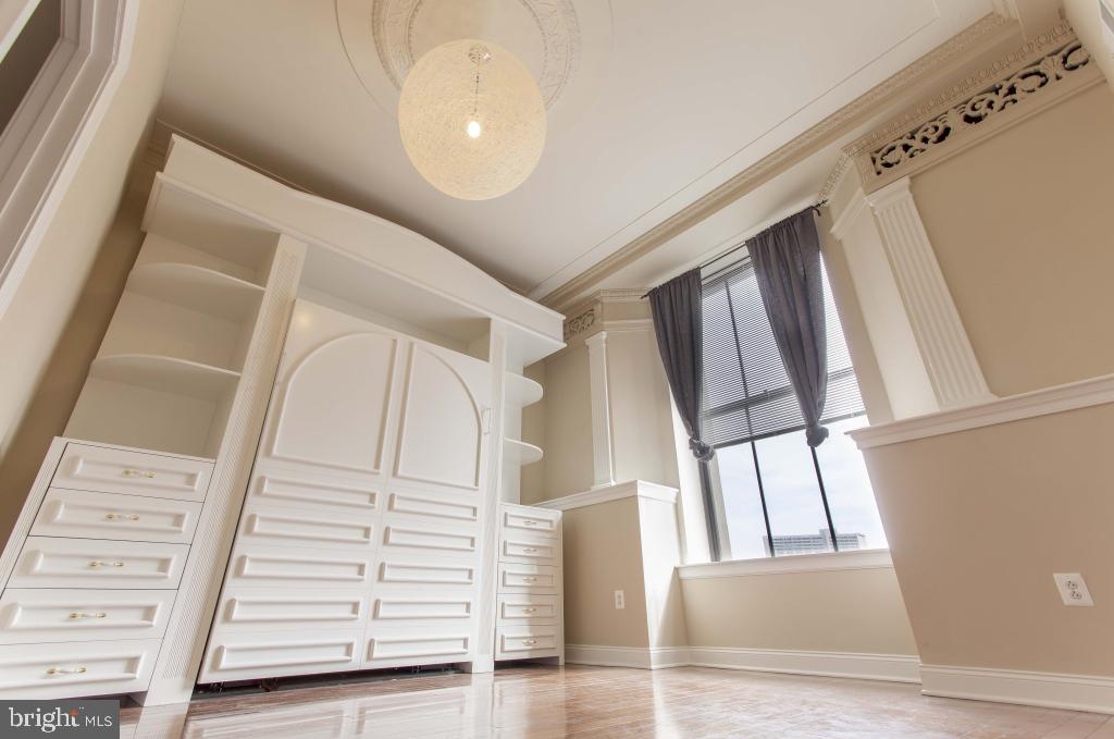 LOGAN SQUARE - Residential Lease