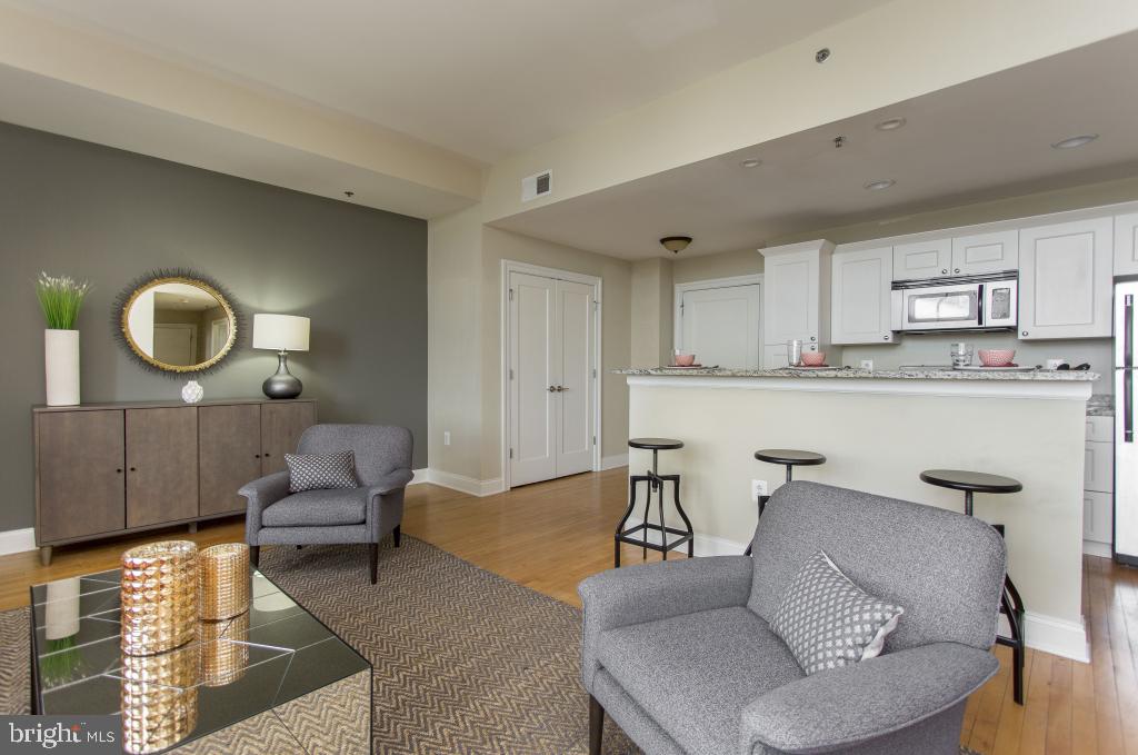 LOGAN SQUARE - Residential Lease