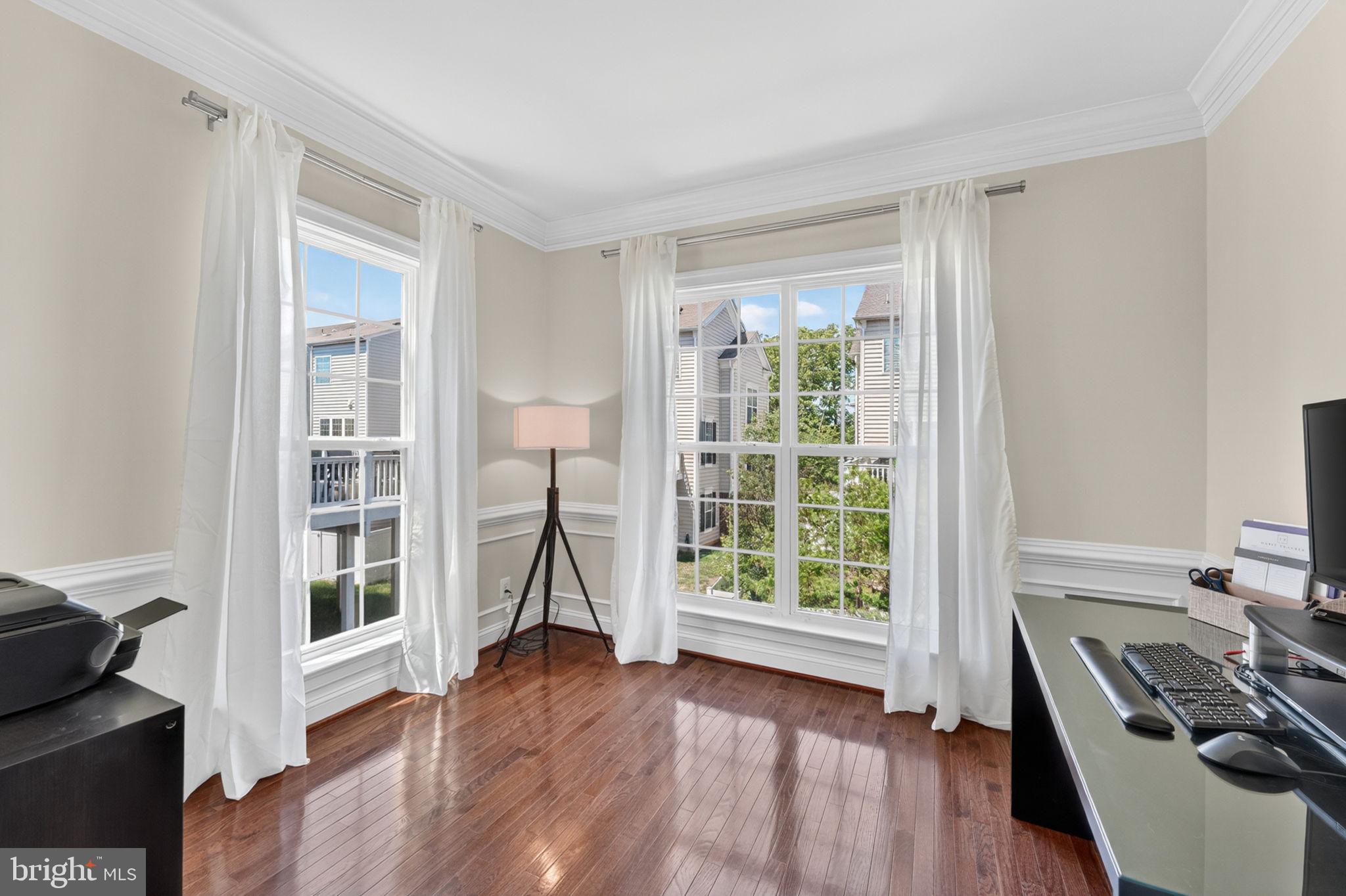 EAST GATE - Residential
