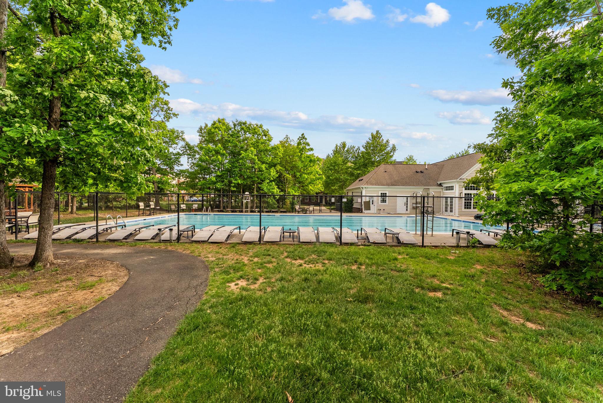 EAST GATE - Residential