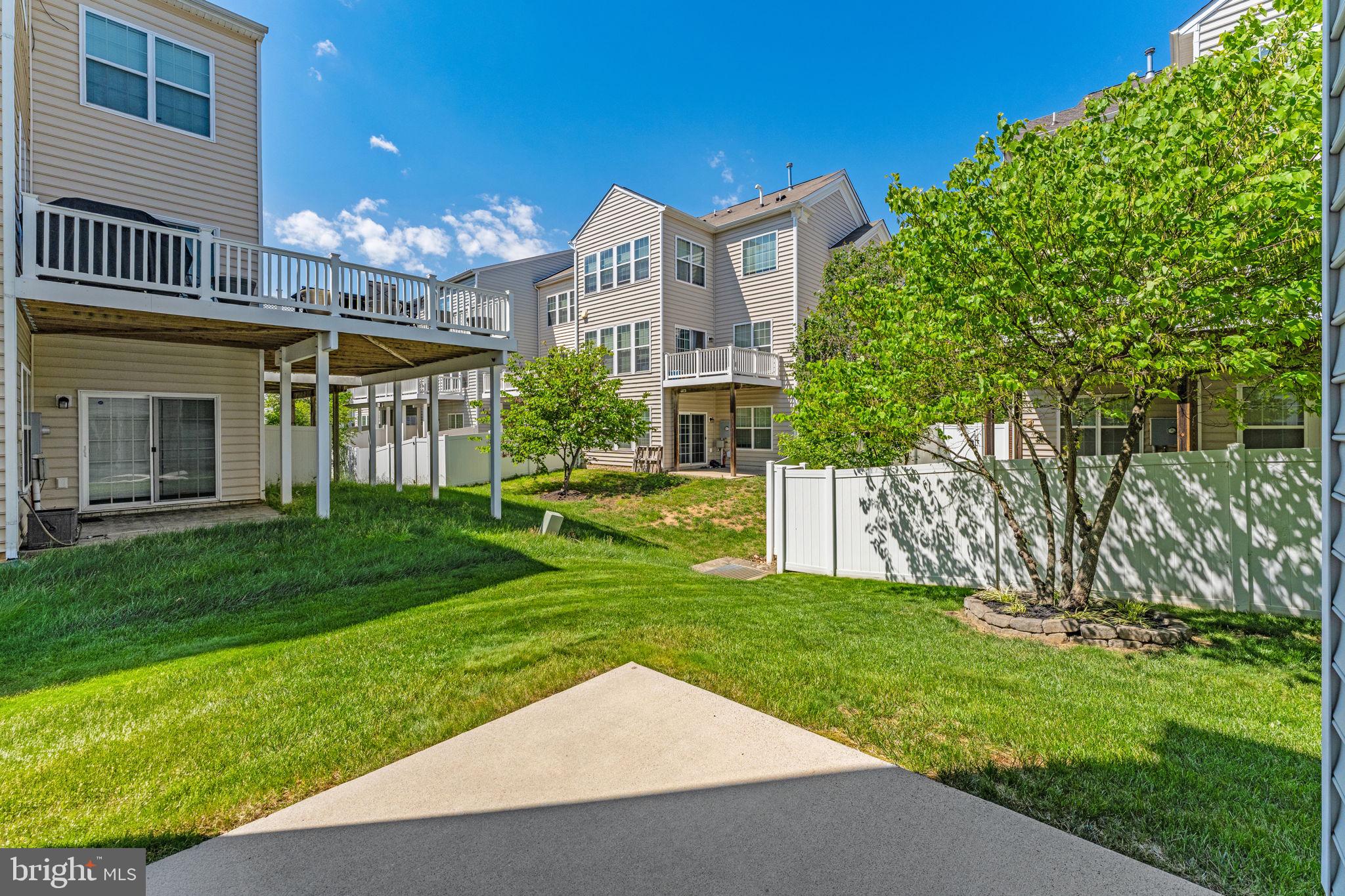 EAST GATE - Residential