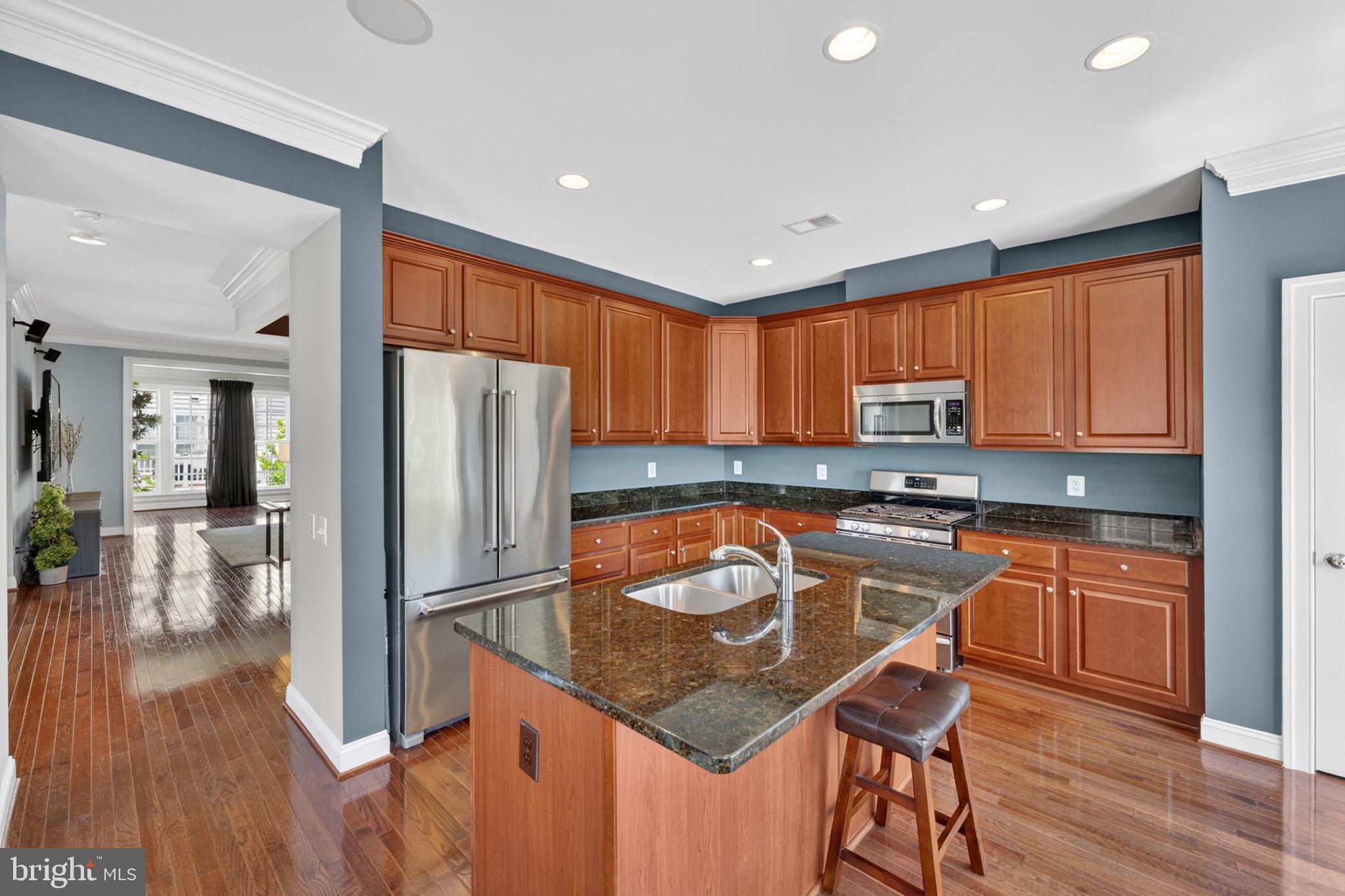 EAST GATE - Residential