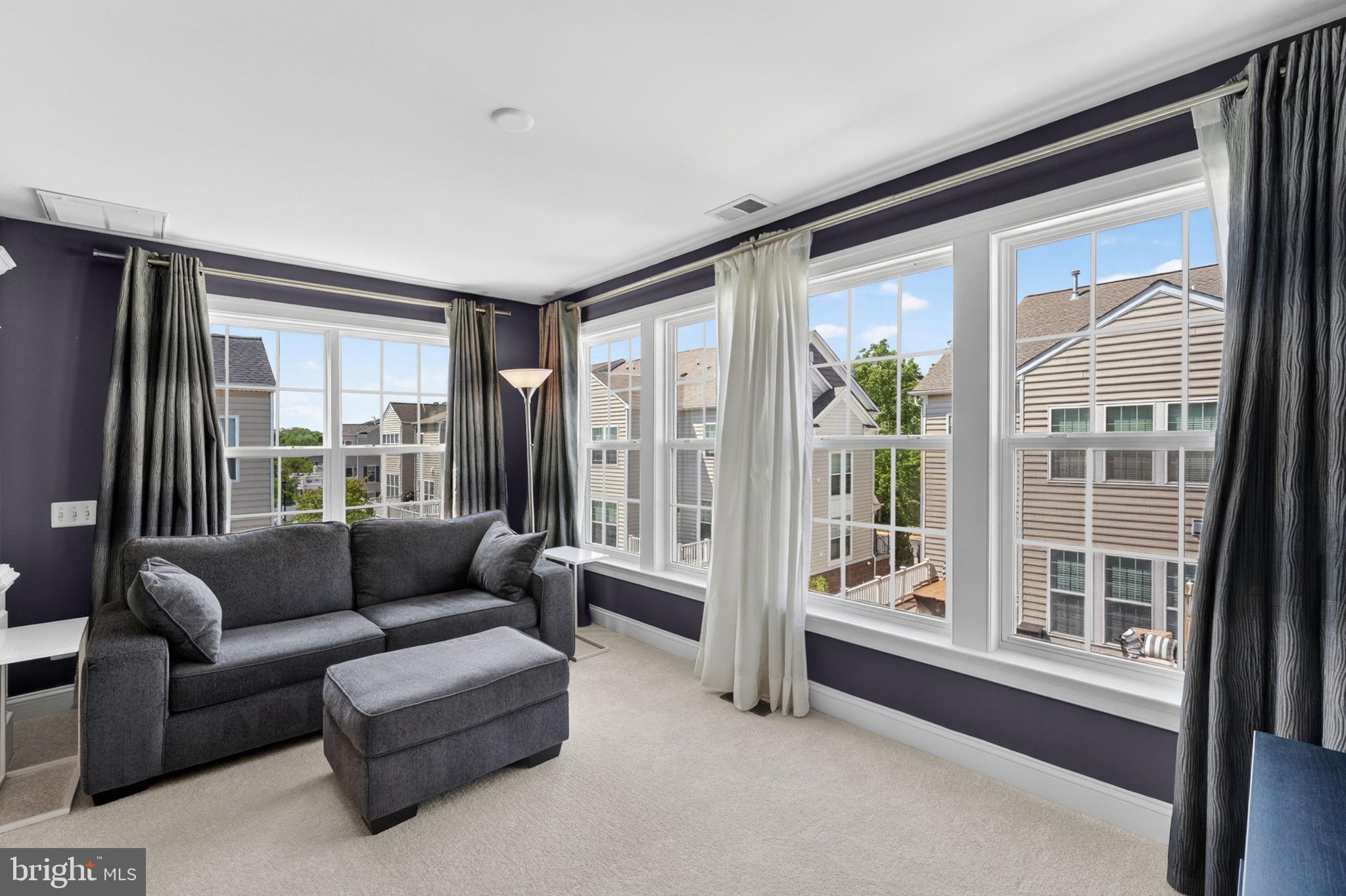 EAST GATE - Residential