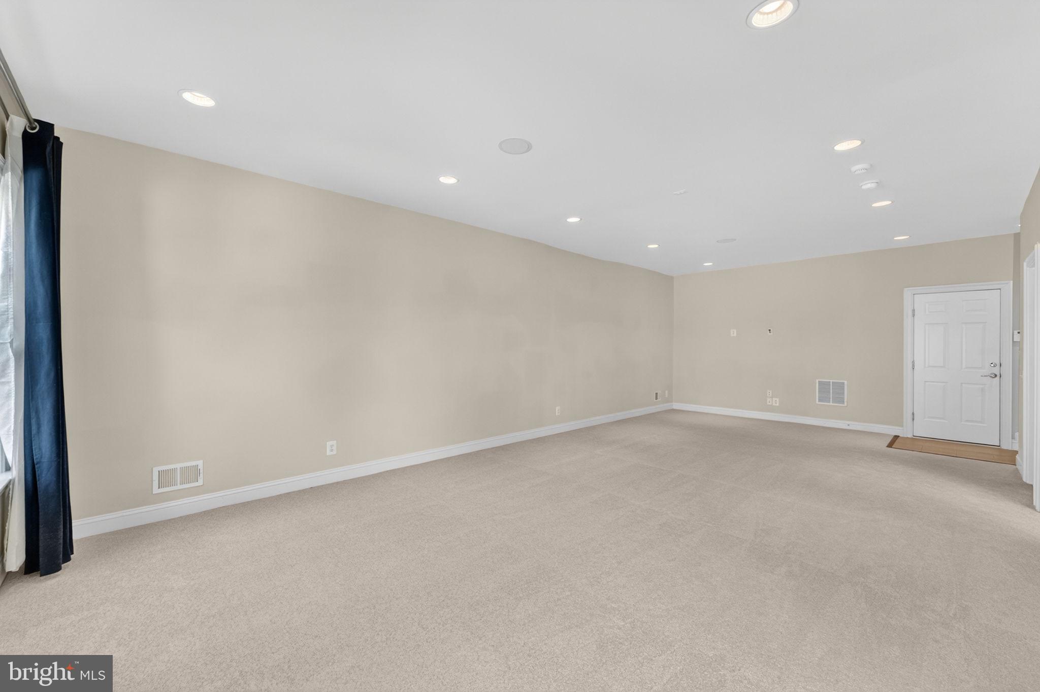 EAST GATE - Residential