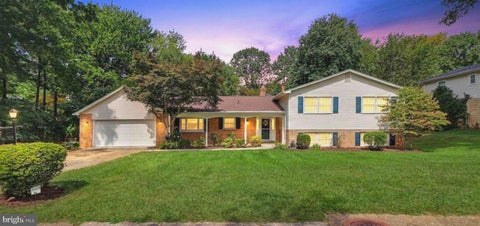 Photo of 1324 Towlston Road, VIENNA, VA 22182 (MLS # VAFX2338296)