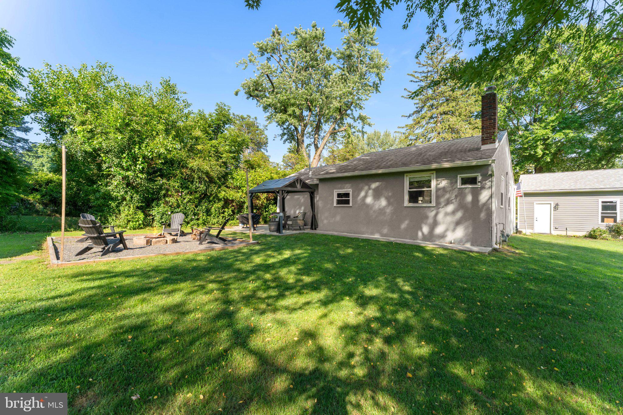 1748 LARKIN ROAD