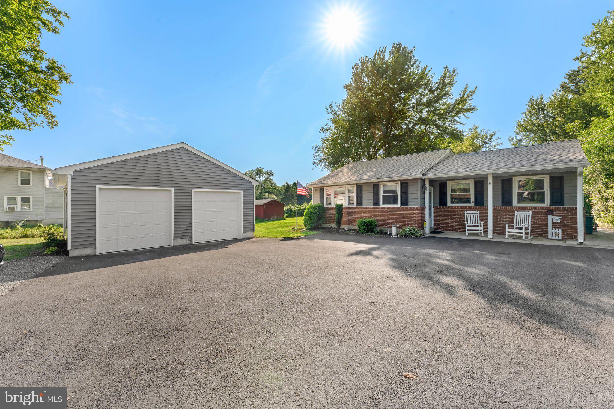 1748 LARKIN ROAD