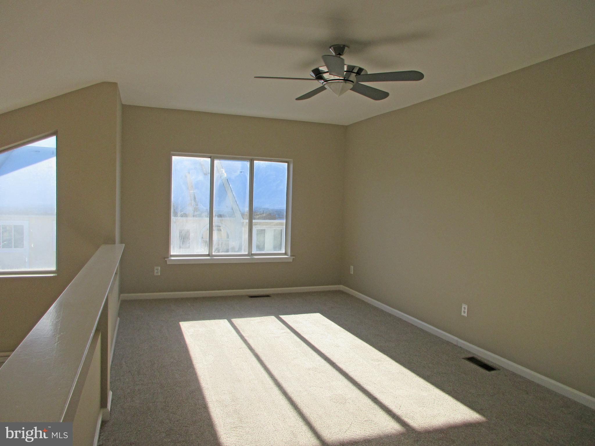 FOUNTAIN POINTE - Residential