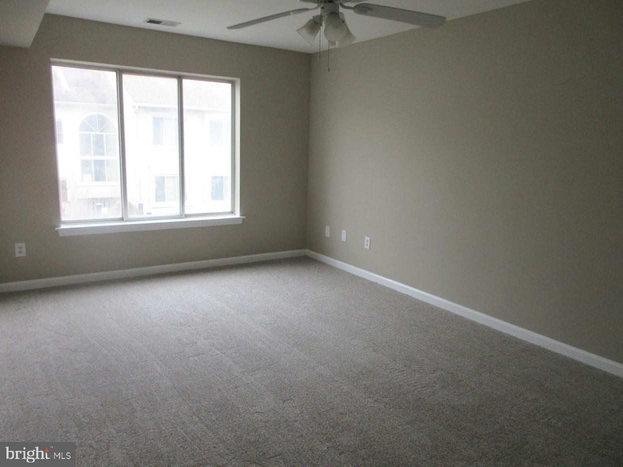 FOUNTAIN POINTE - Residential