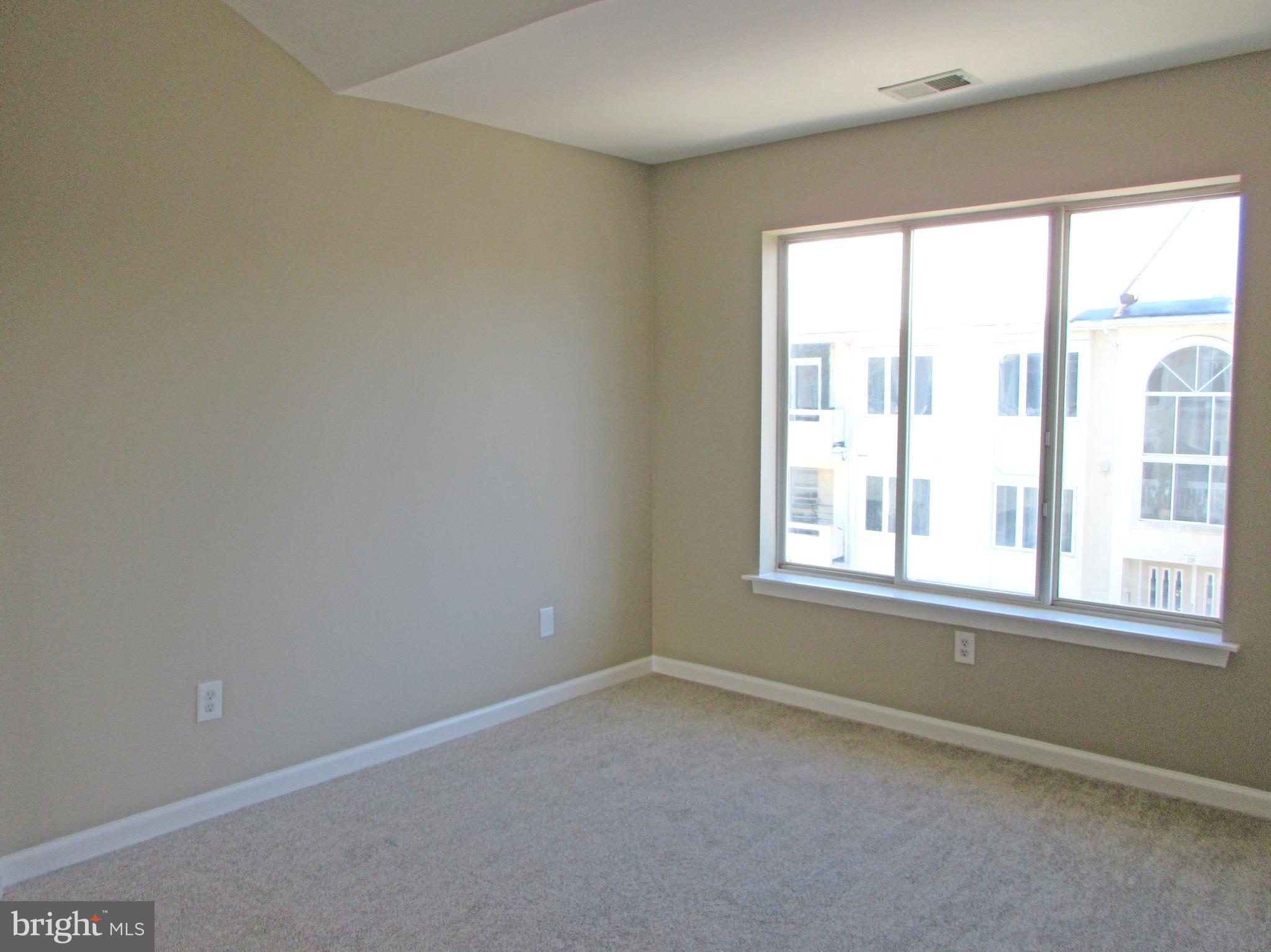 FOUNTAIN POINTE - Residential