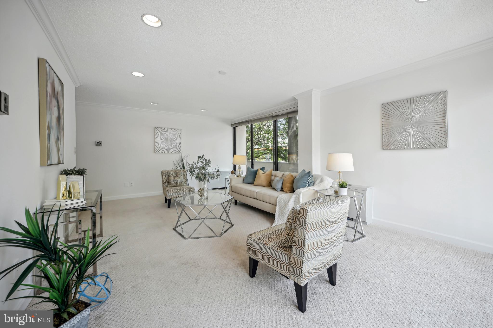 HYDE PARK - Residential