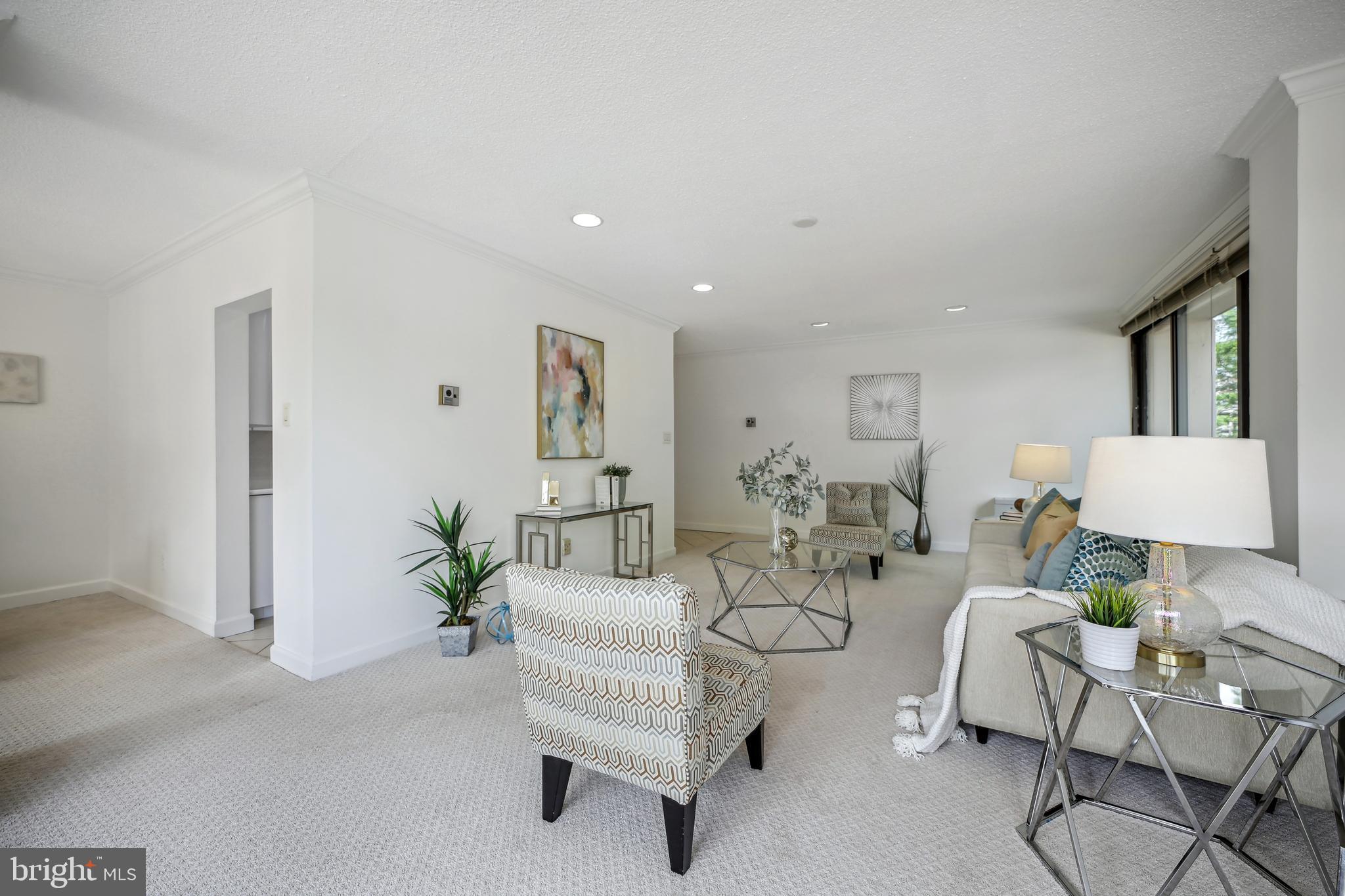 HYDE PARK - Residential