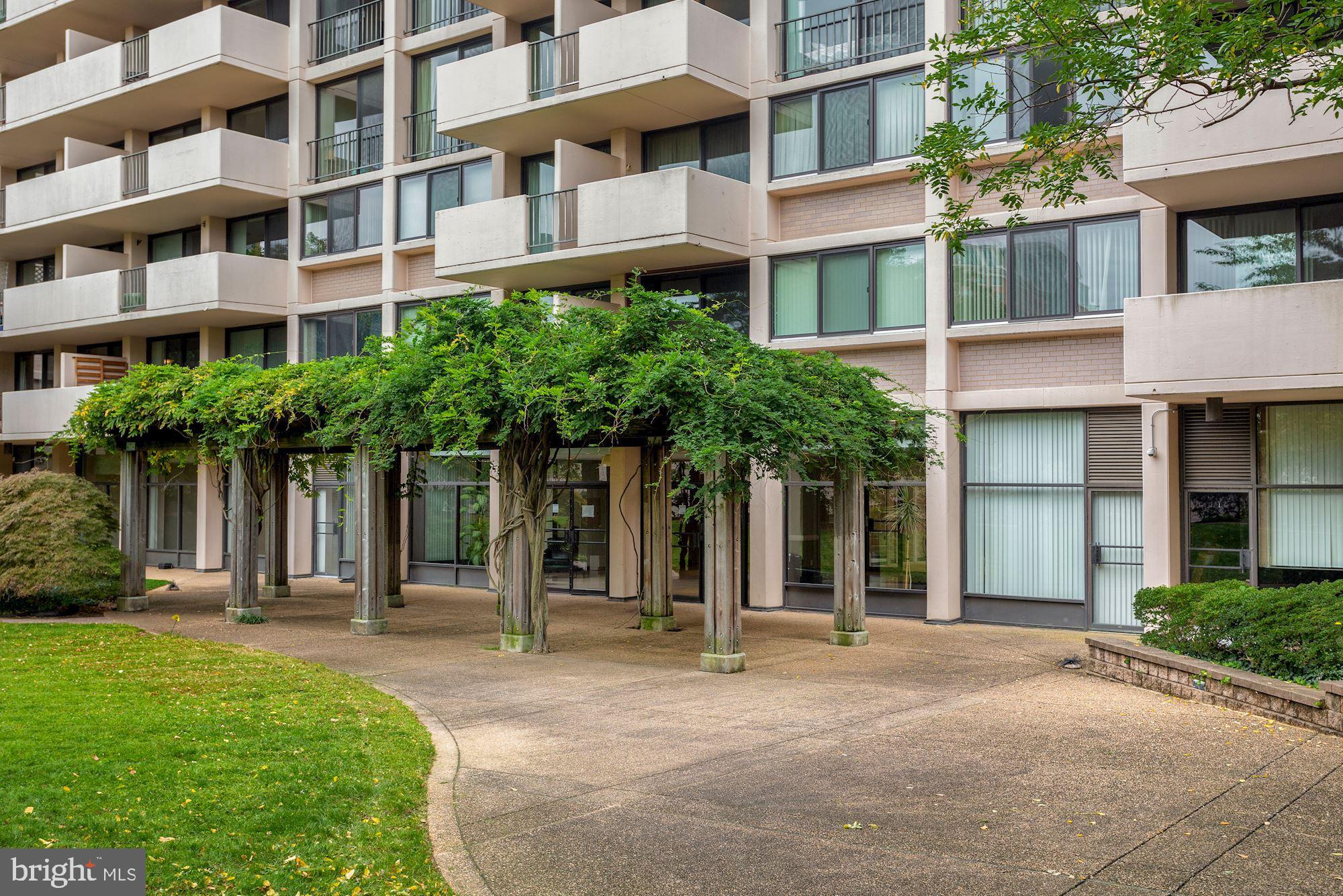 HYDE PARK - Residential