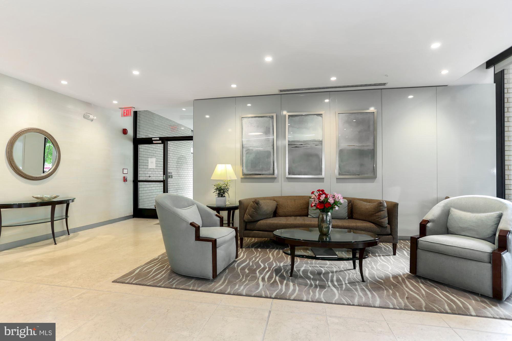 HYDE PARK - Residential