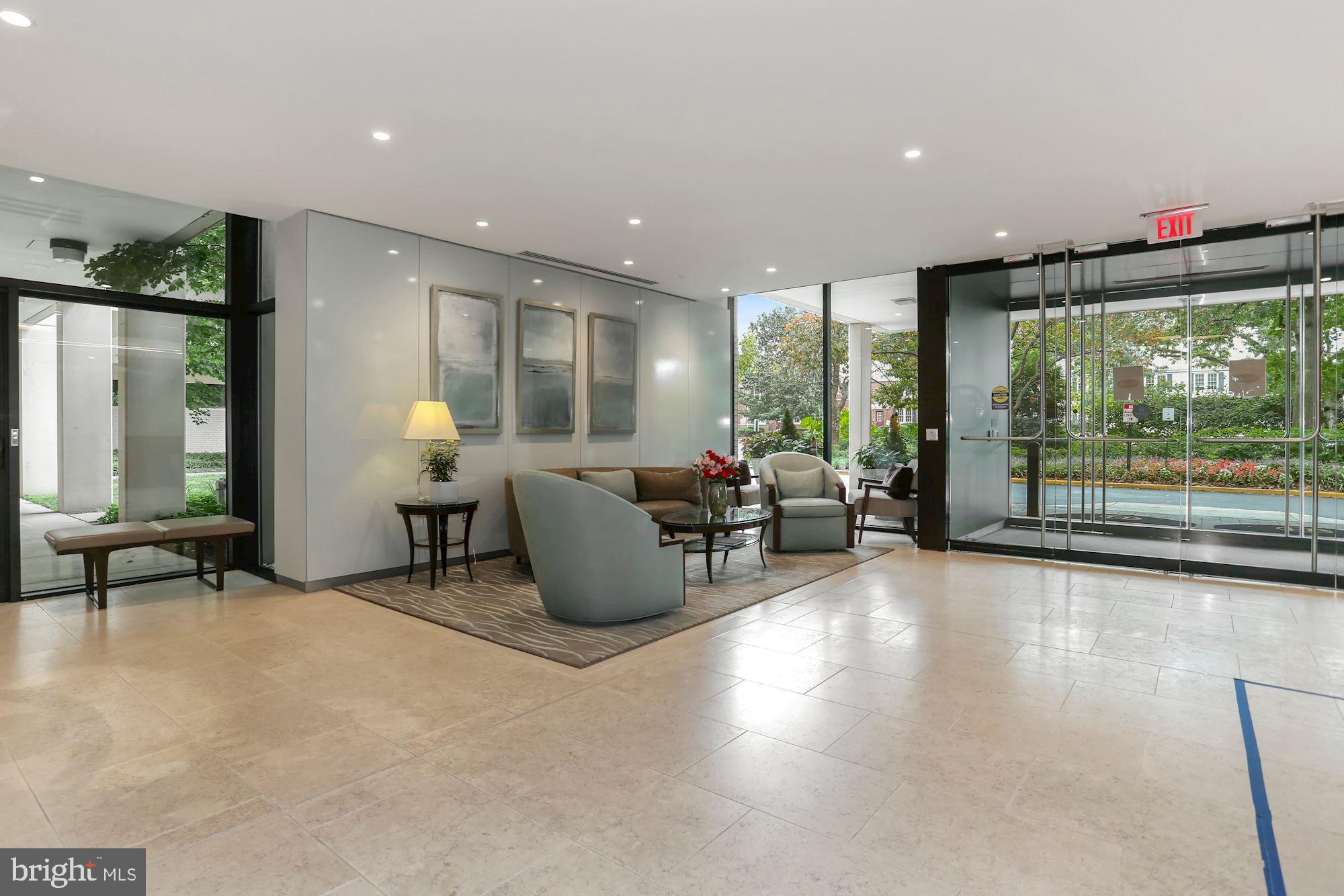 HYDE PARK - Residential