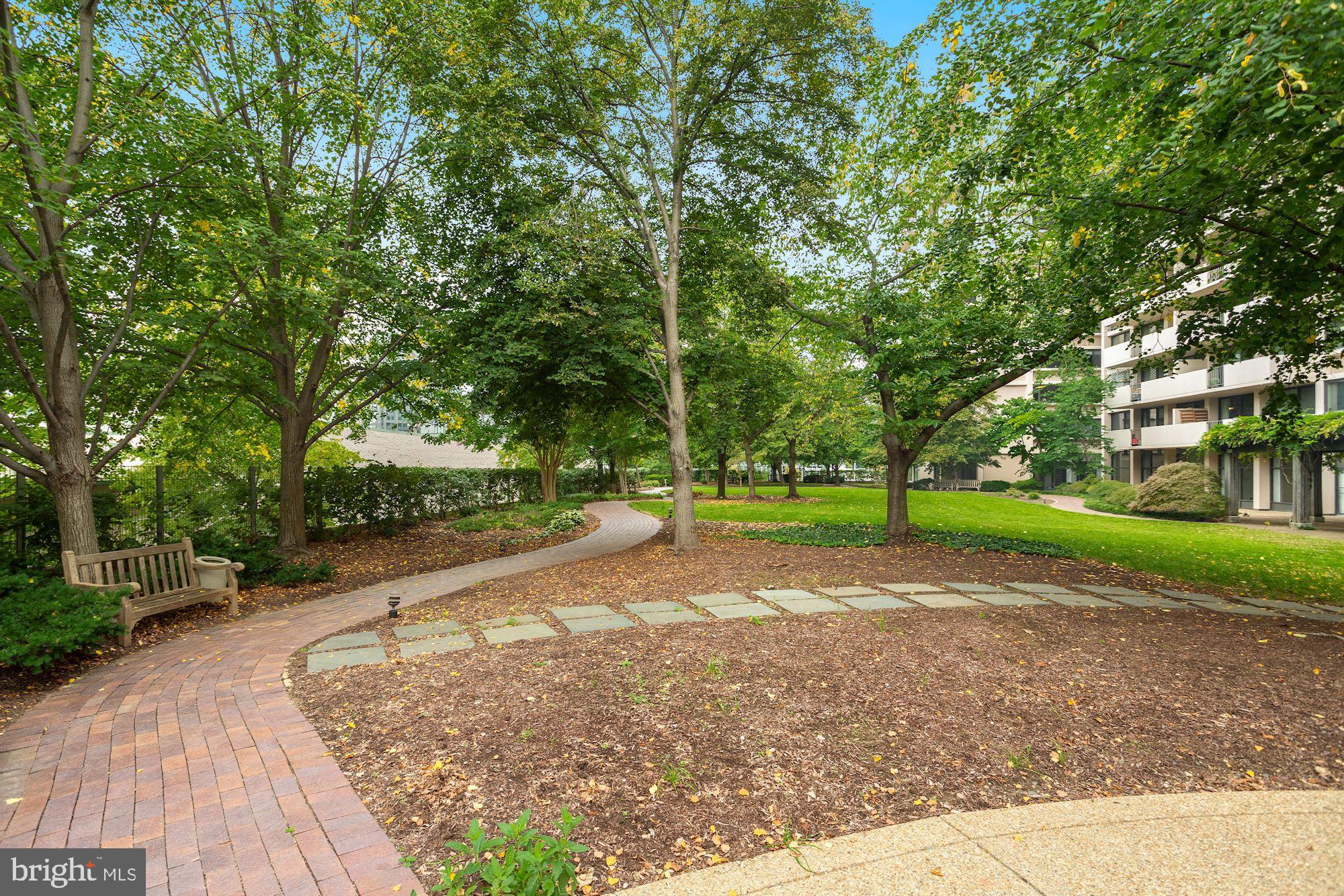 HYDE PARK - Residential