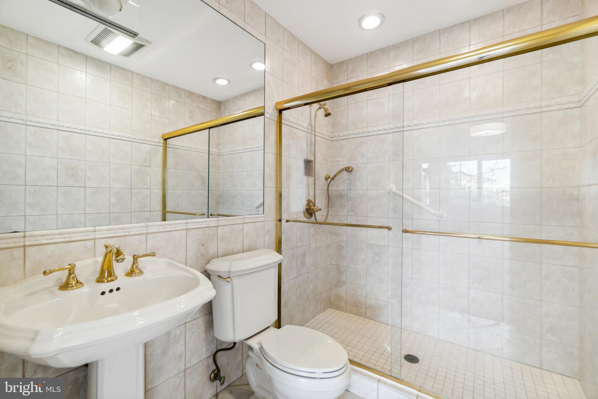 HYDE PARK - Residential