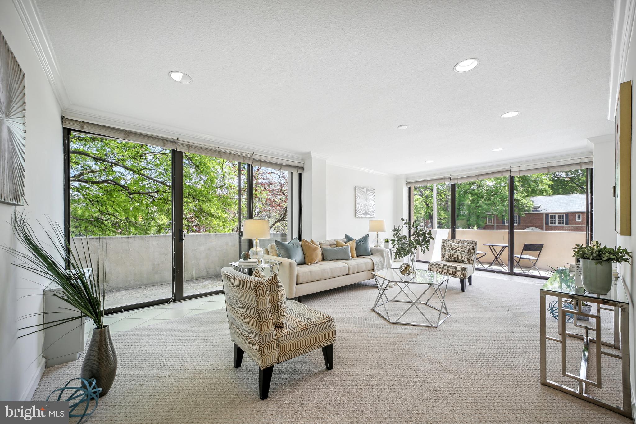 HYDE PARK - Residential