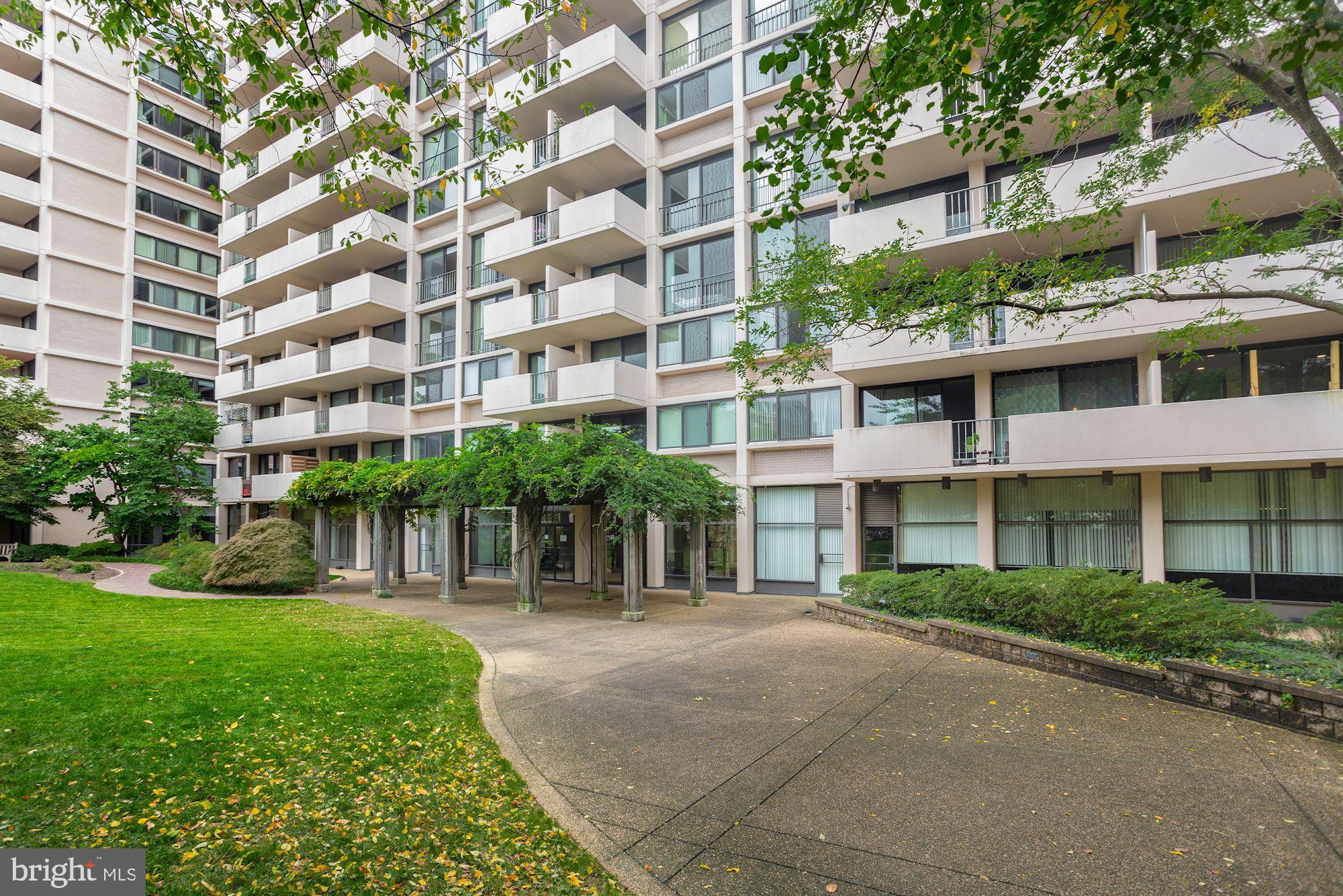 HYDE PARK - Residential