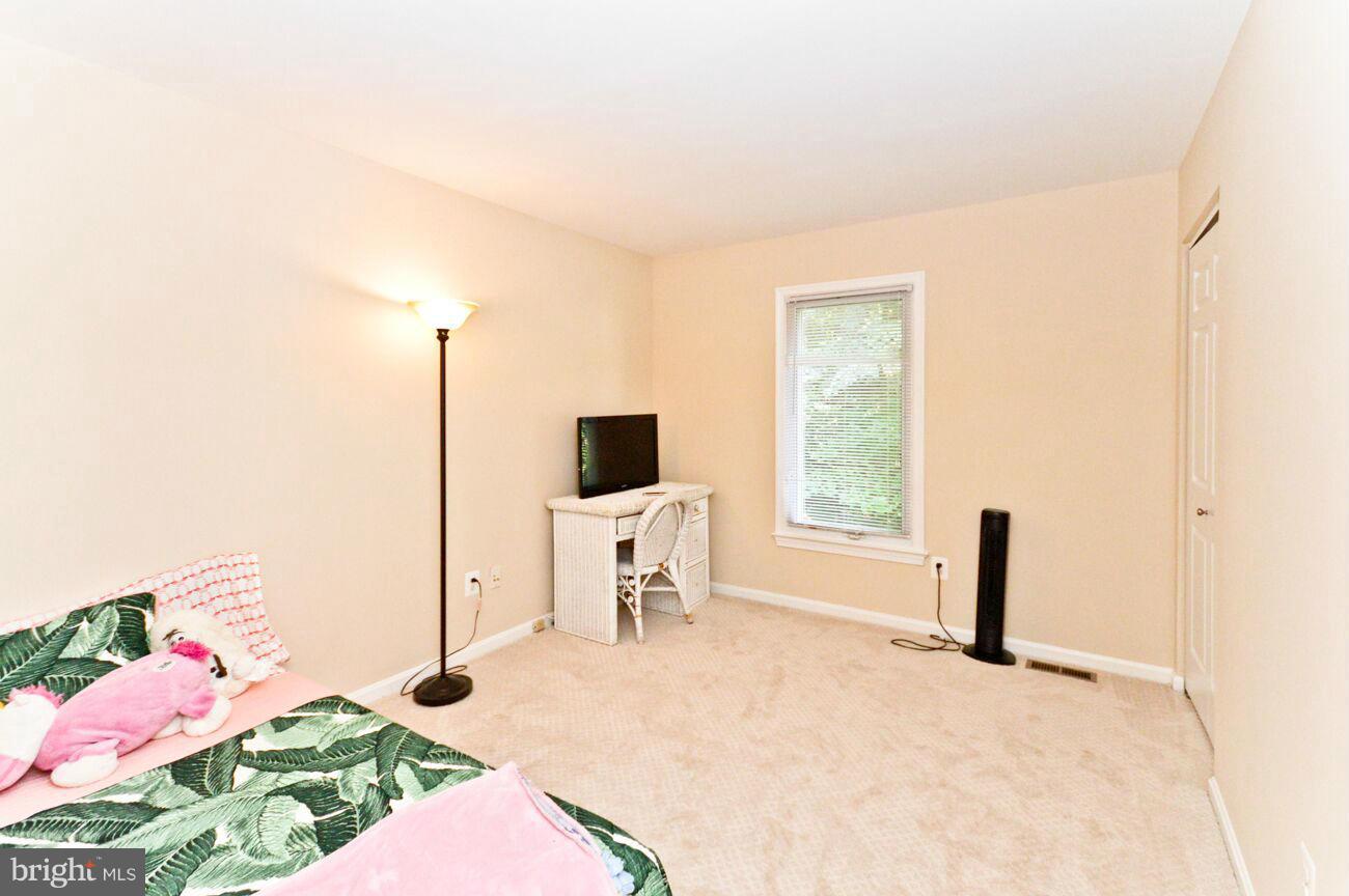 FAIRFAX STATION - Residential