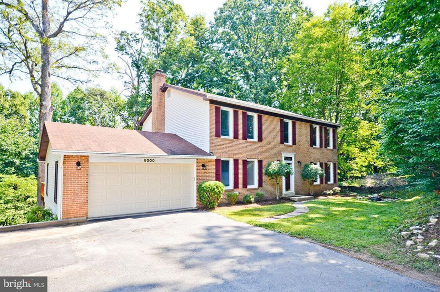 Surrounded by woods in a private Cul-de-sac, 5BR colonial in desirable Fairfax Station READY TO MOVE INTO! New Kitchen with Stainless Appliances, Granite, Recessed Lights, New carpet, Fresh Custom Paint. Convenient to Fairfax County Pkwy & VRE Parking.