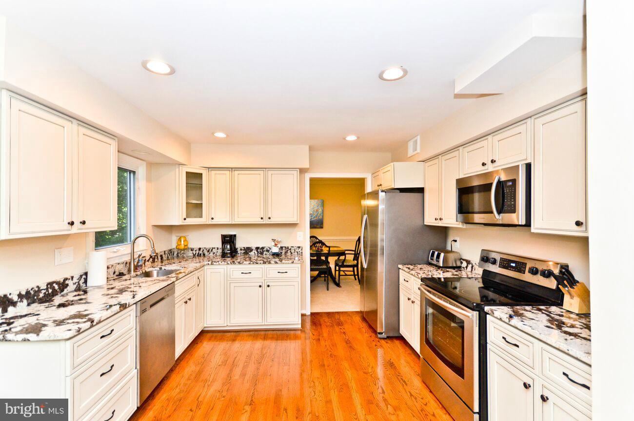 FAIRFAX STATION - Residential