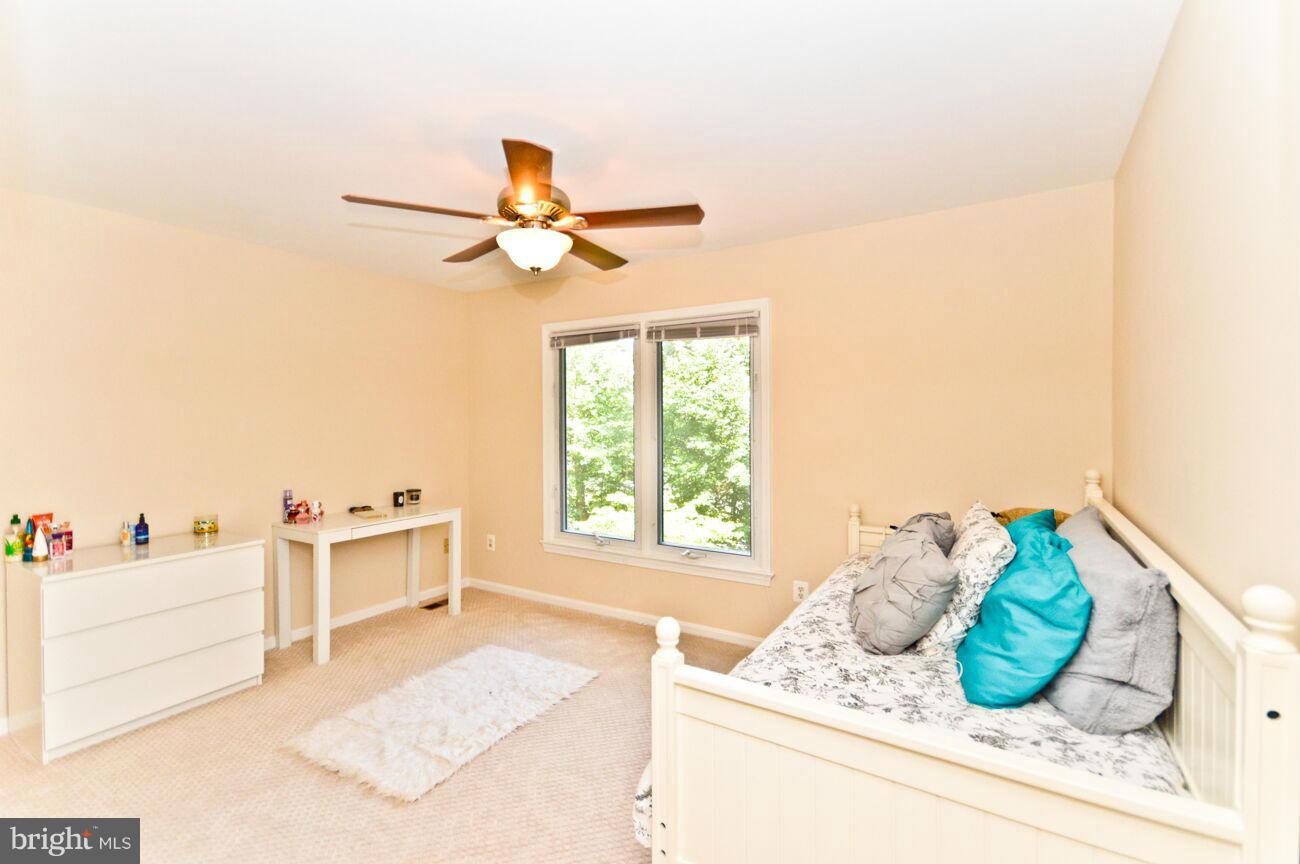 FAIRFAX STATION - Residential