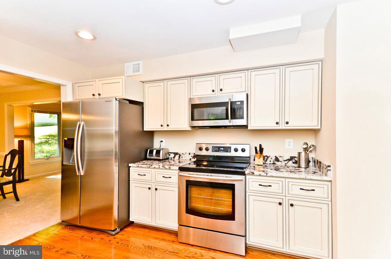 FAIRFAX STATION - Residential