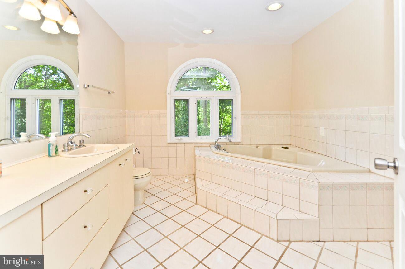 FAIRFAX STATION - Residential