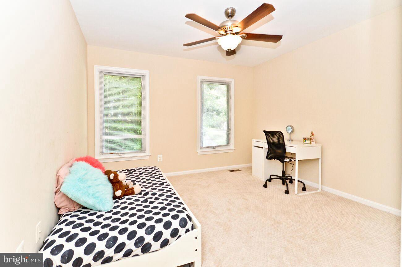 FAIRFAX STATION - Residential