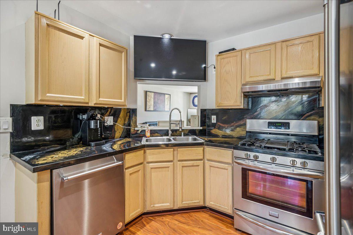 WINDSOR  MILL - Residential