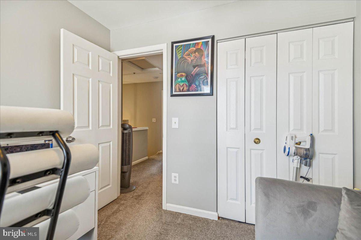 WINDSOR  MILL - Residential