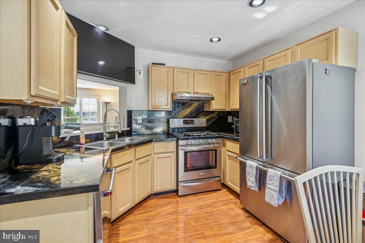 WINDSOR  MILL - Residential