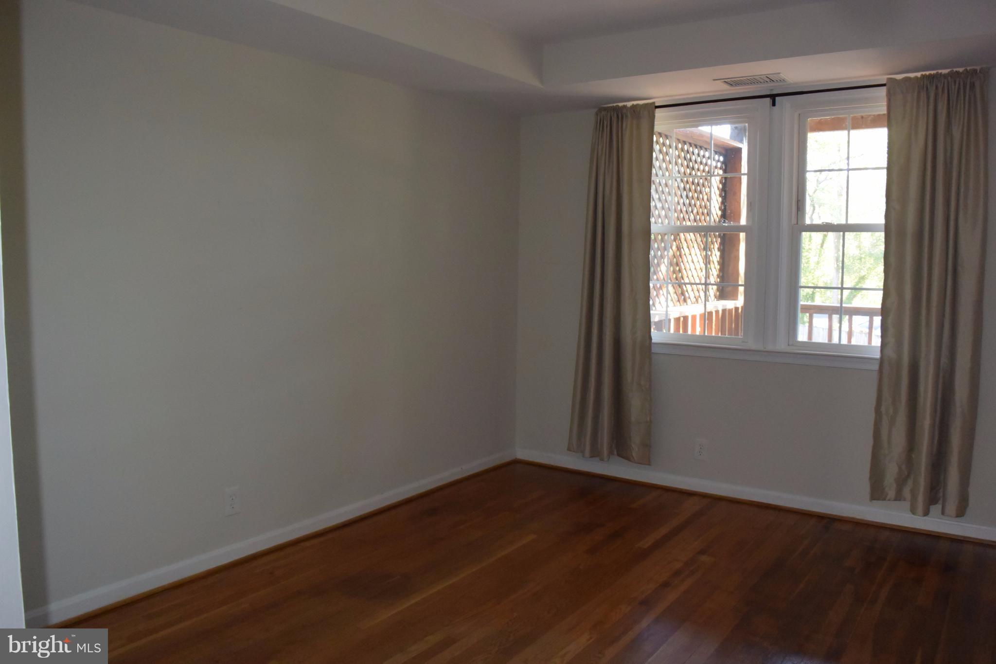OLD TOWN - Residential Lease