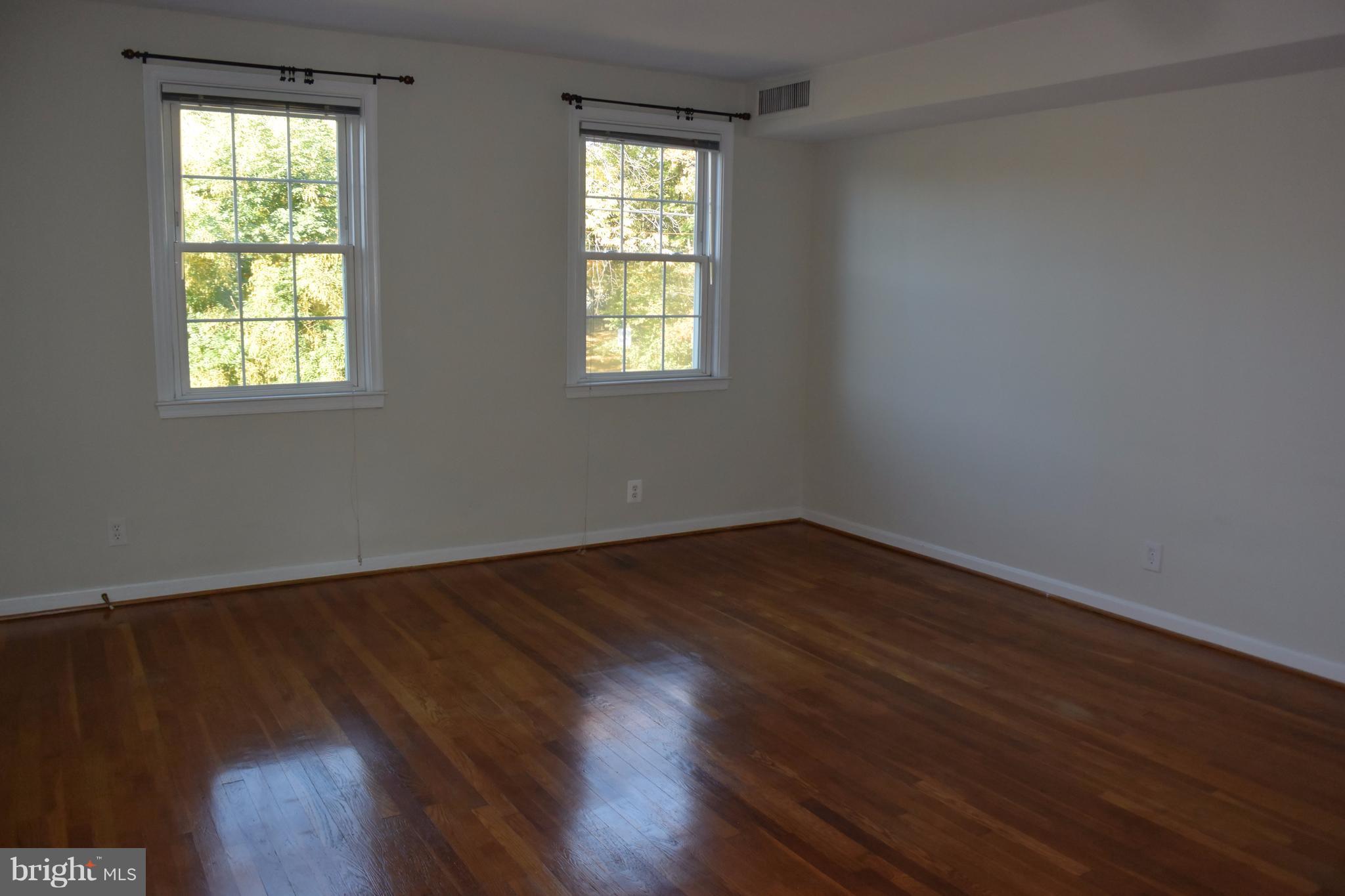 OLD TOWN - Residential Lease