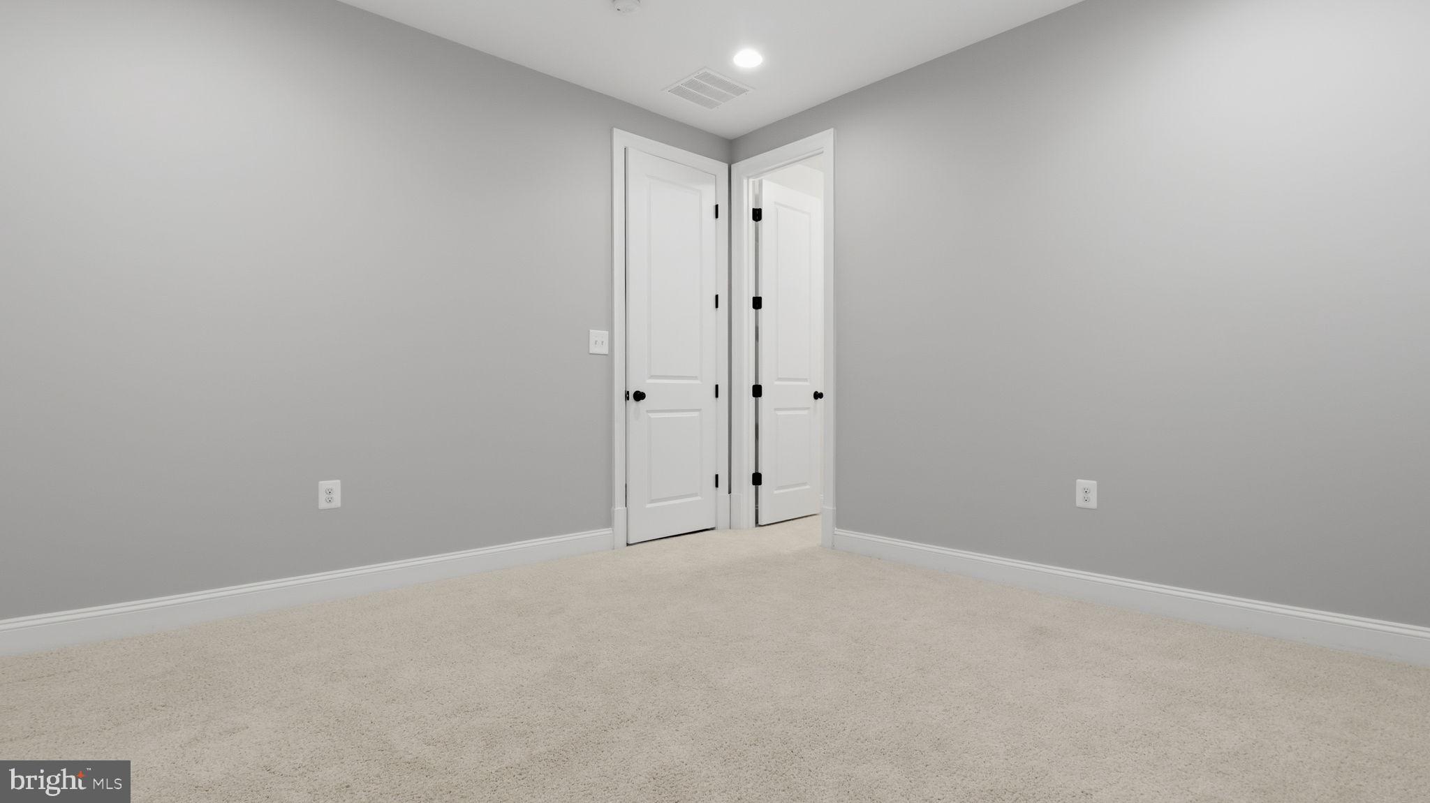 GREENS SOUTH AT WILLOWSF - Residential