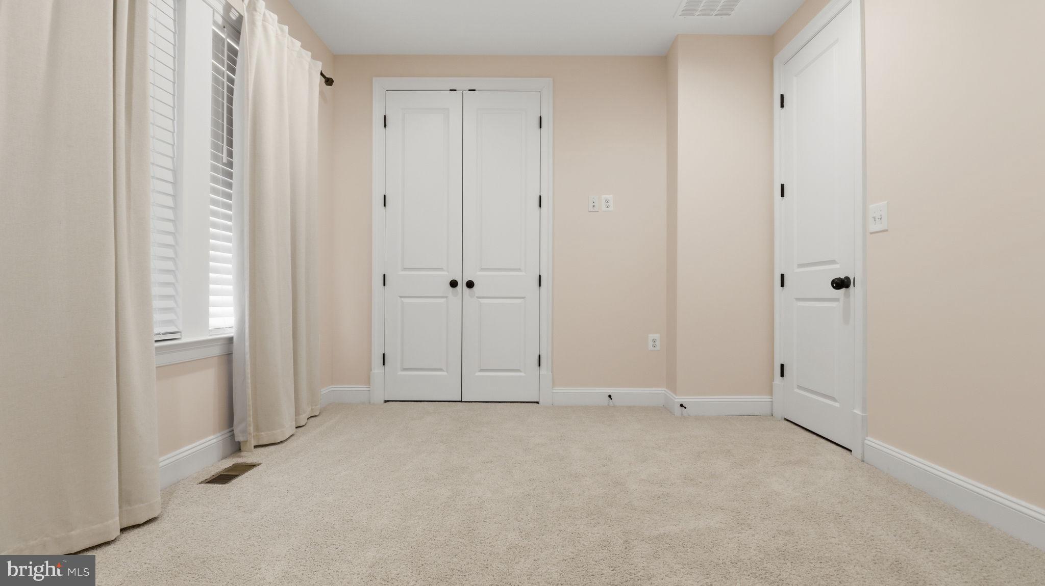 GREENS SOUTH AT WILLOWSF - Residential