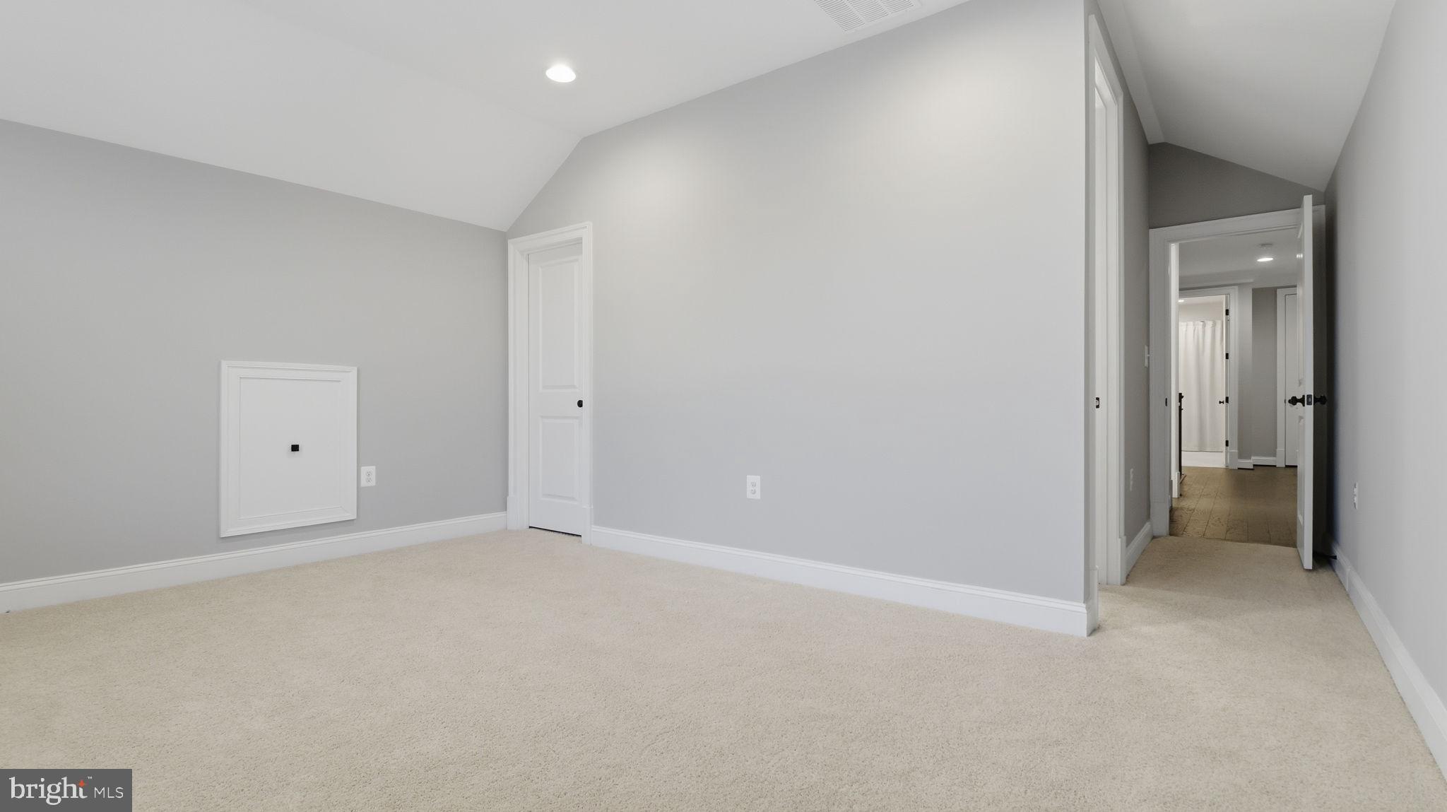 GREENS SOUTH AT WILLOWSF - Residential