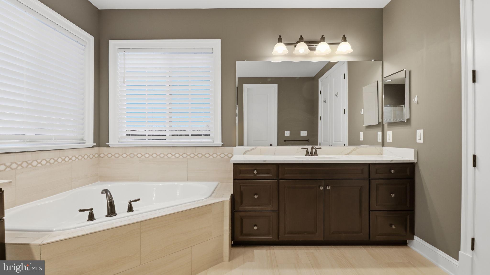 GREENS SOUTH AT WILLOWSF - Residential